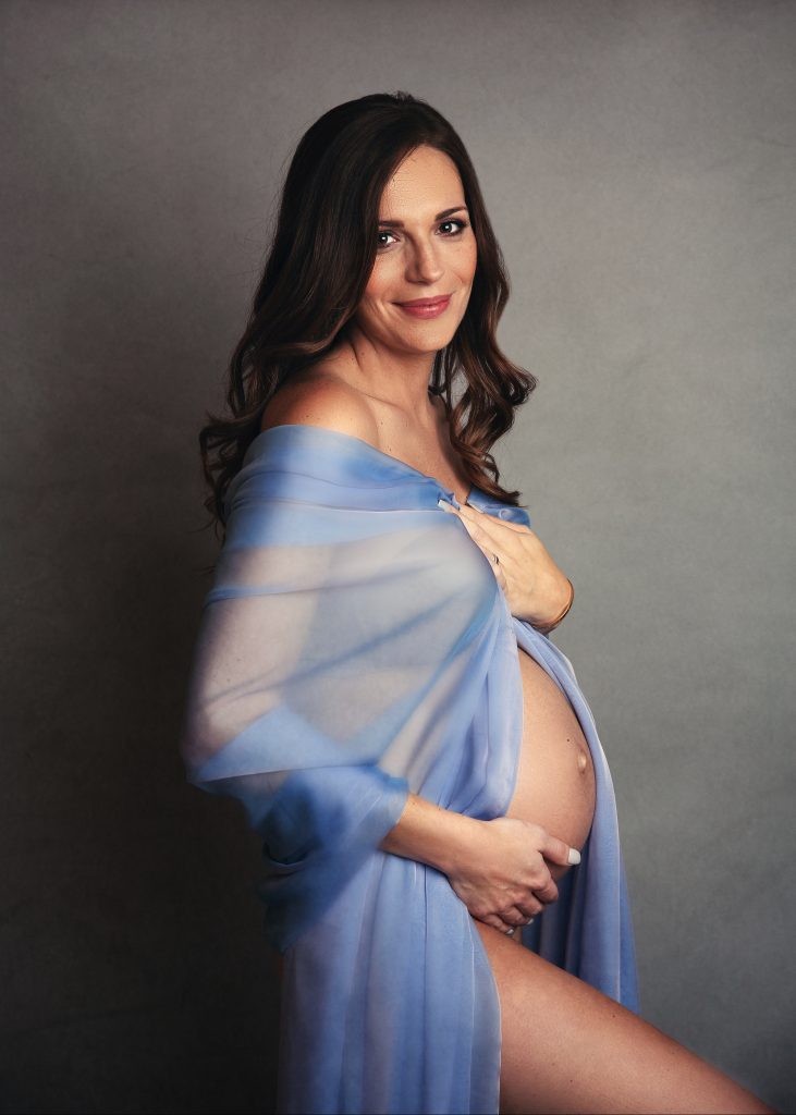 pregnant-woman-in-blue-wrap-maternity-surrey-maternity-photographer