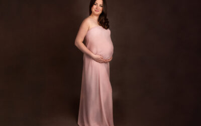 PREGNANCY PHOTOSHOOT IN SURREY